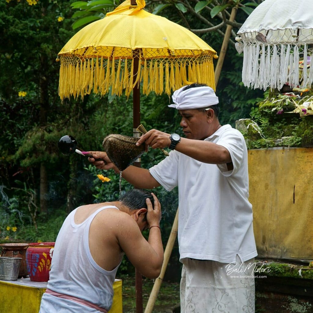 Water Purification at Kereban Langit Temple